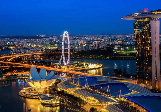 Experience Singapore's iconic attractions and vibrant culture